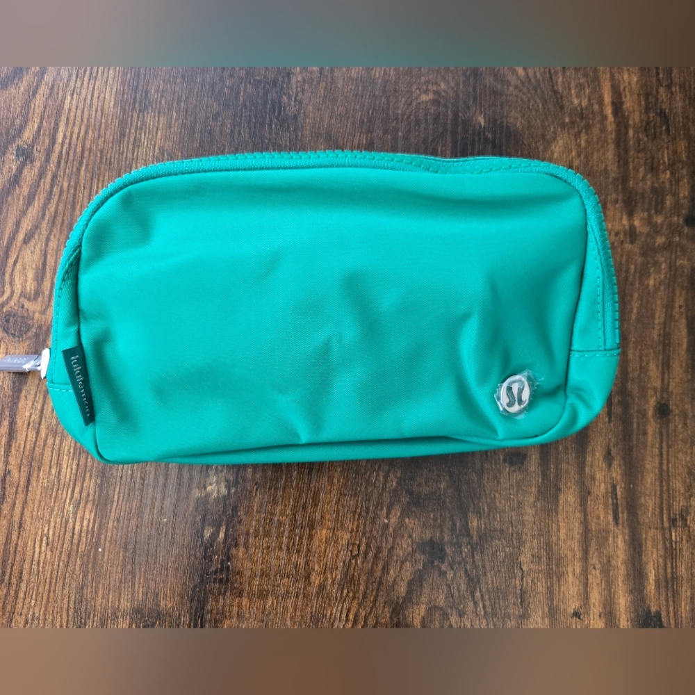 Lululemon Everywhere Belt Bag New